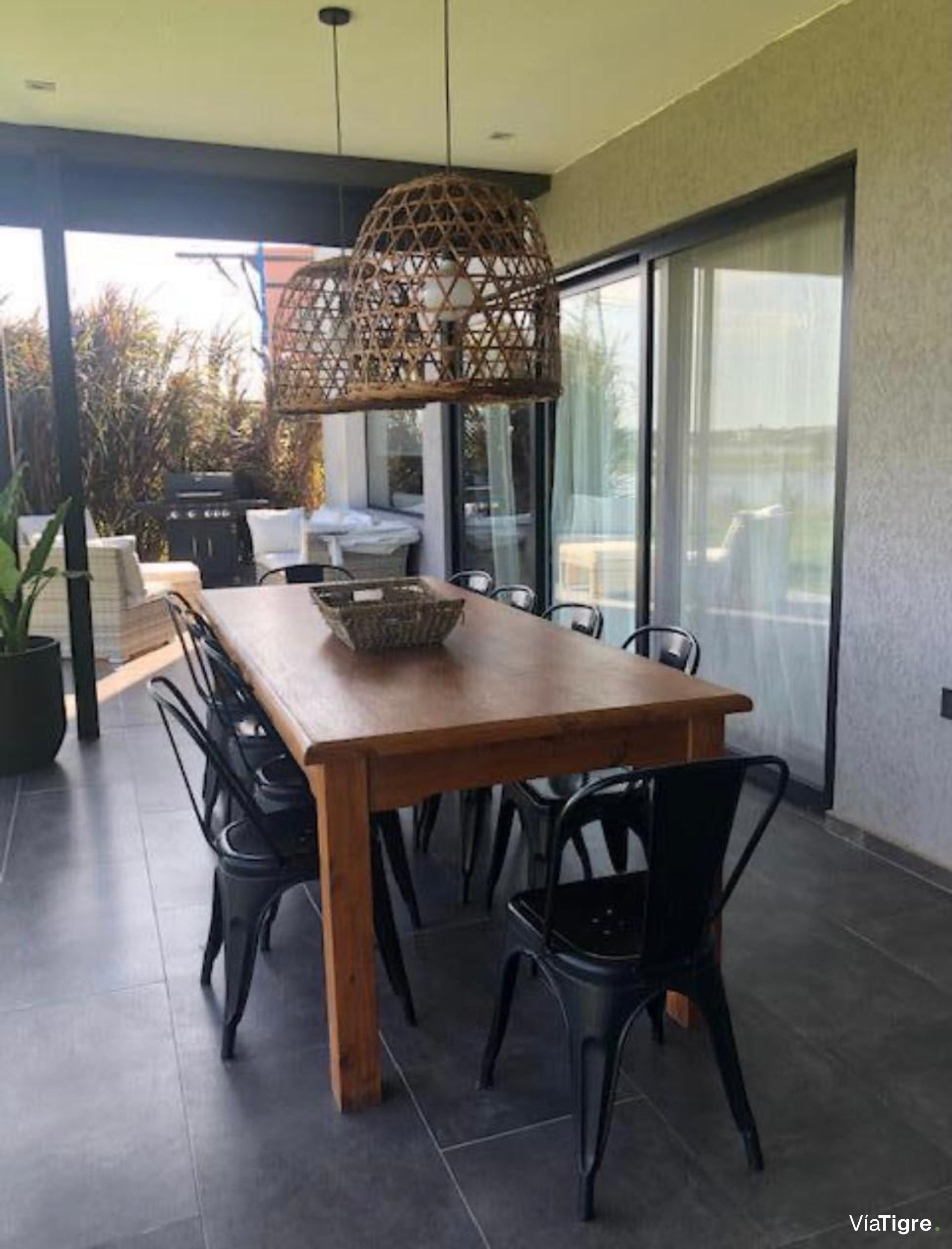 Casa 4 amb. con pileta y bajada a la laguna
