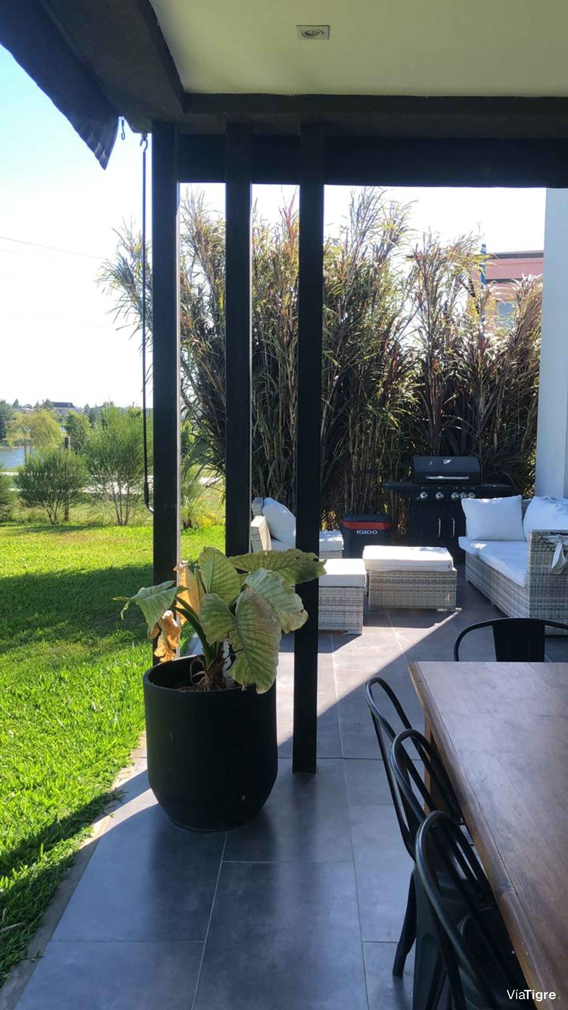 Casa 4 amb. con pileta y bajada a la laguna