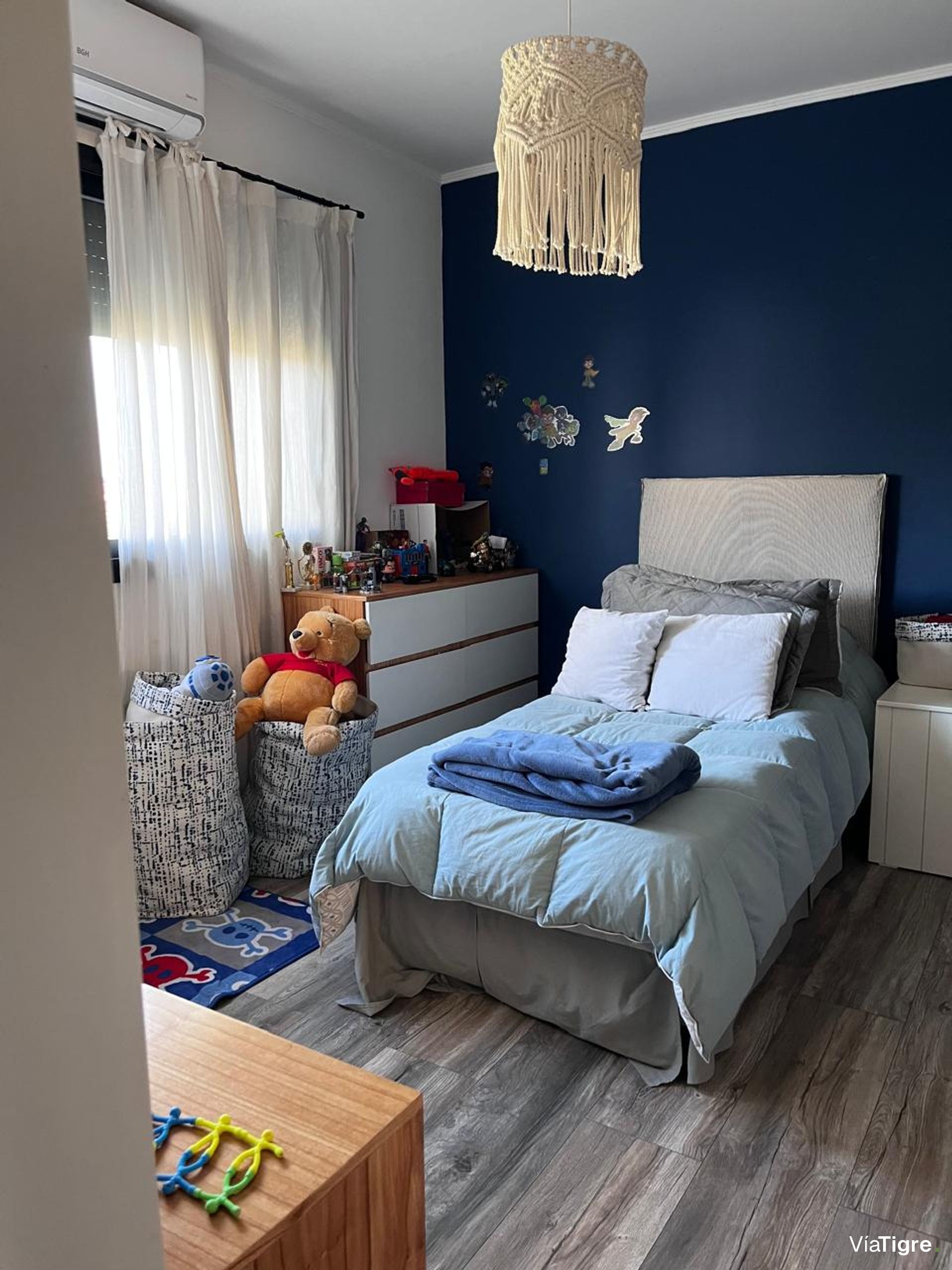 Casa 4 amb. con pileta y bajada a la laguna