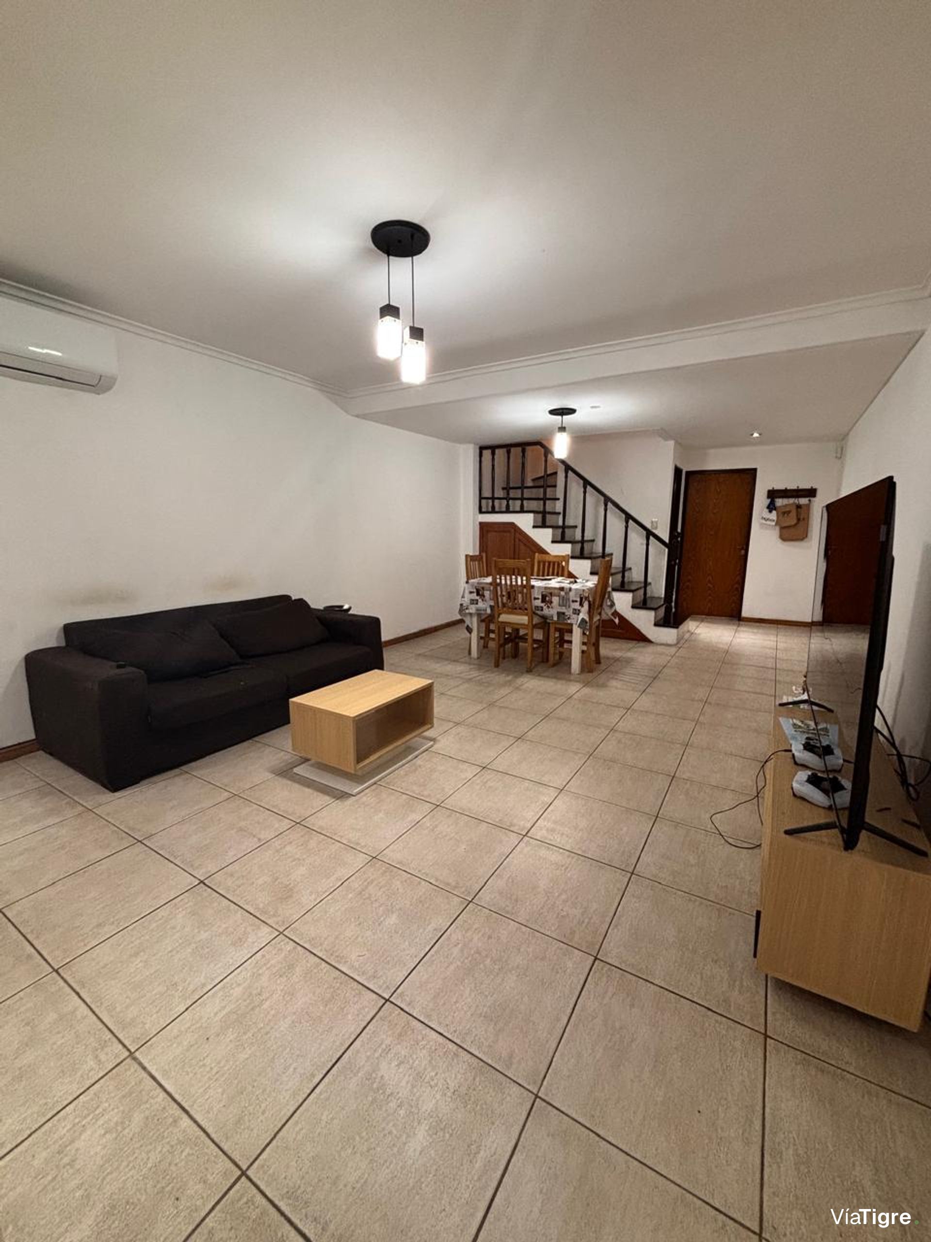 Venta Triplex 5 Amb. J. Ingenieros 5900/Carapachay