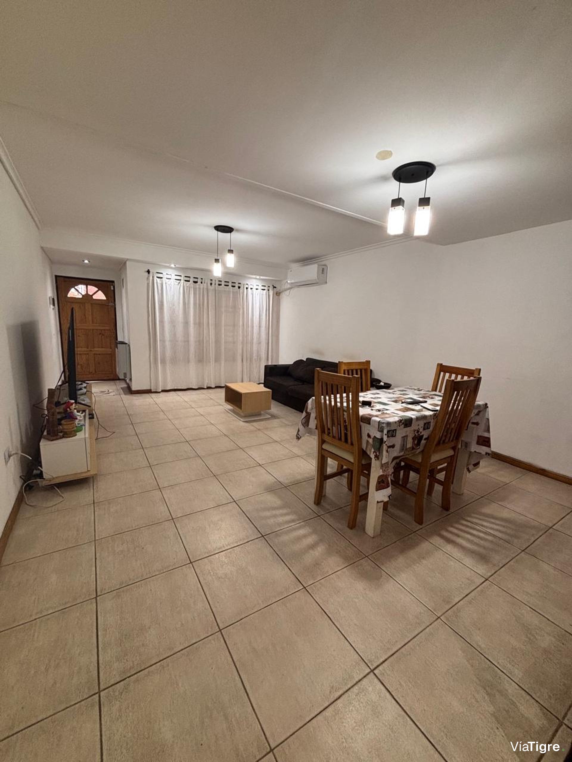 Venta Triplex 5 Amb. J. Ingenieros 5900/Carapachay