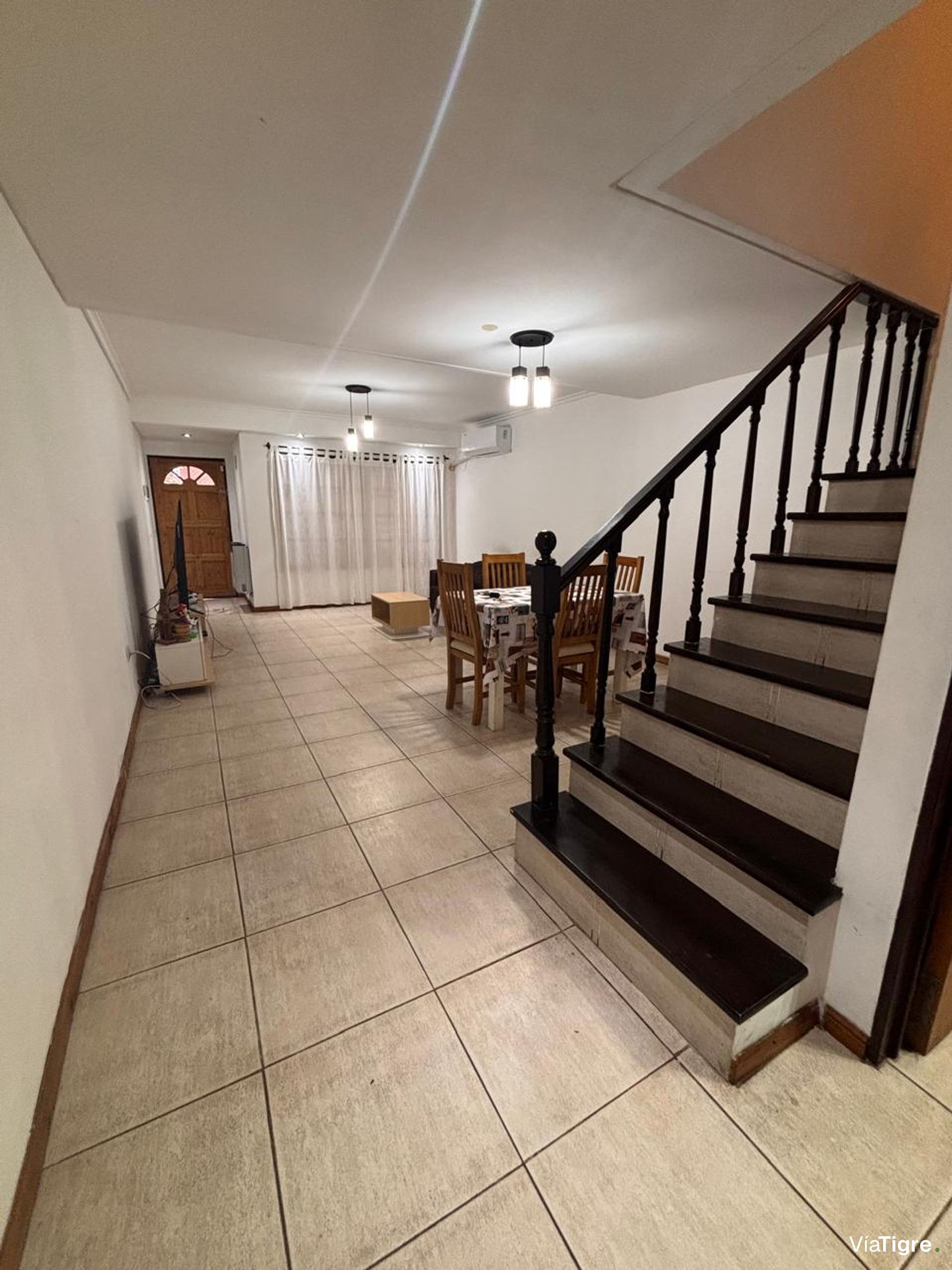 Venta Triplex 5 Amb. J. Ingenieros 5900/Carapachay