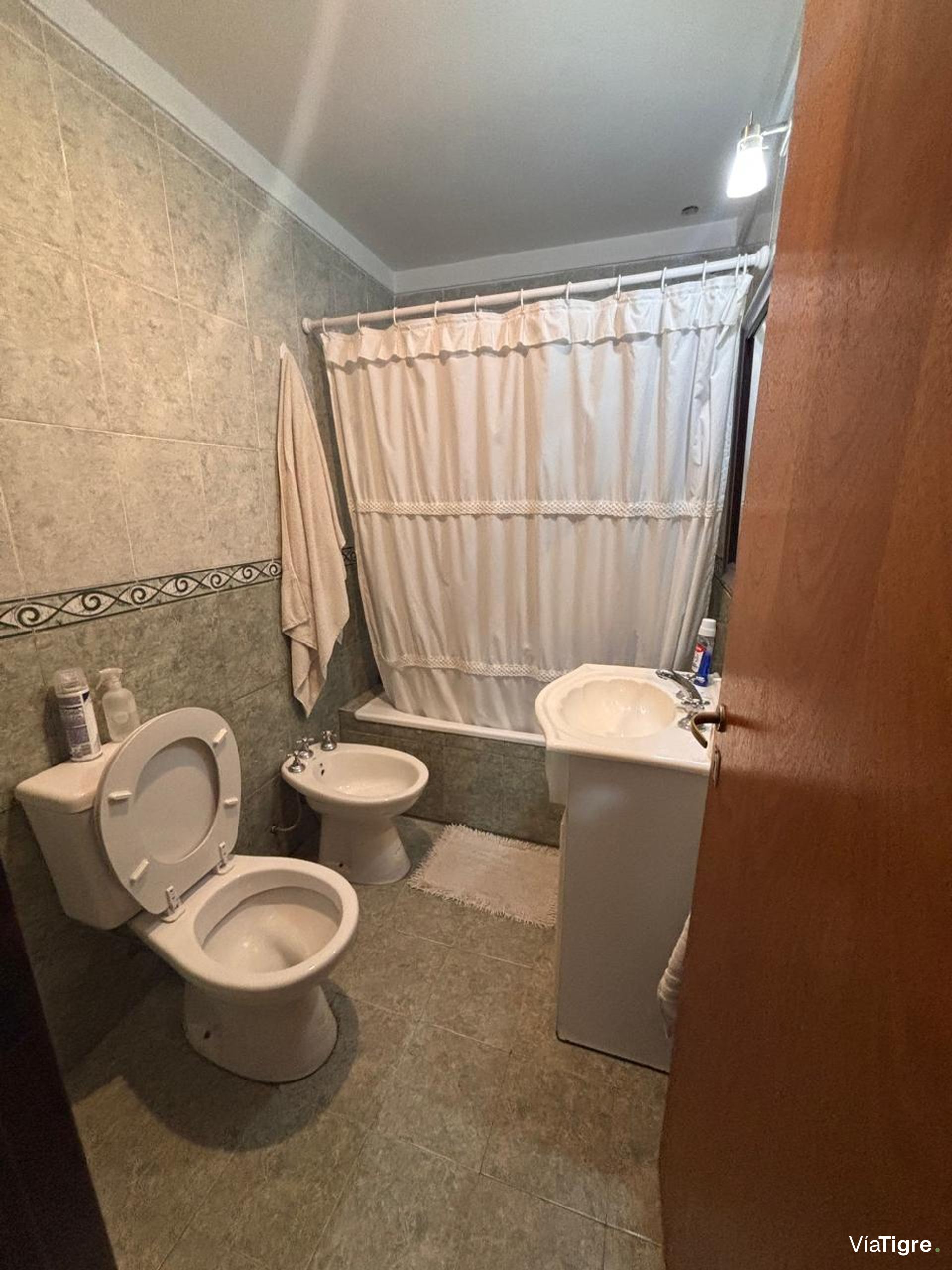 Venta Triplex 5 Amb. J. Ingenieros 5900/Carapachay