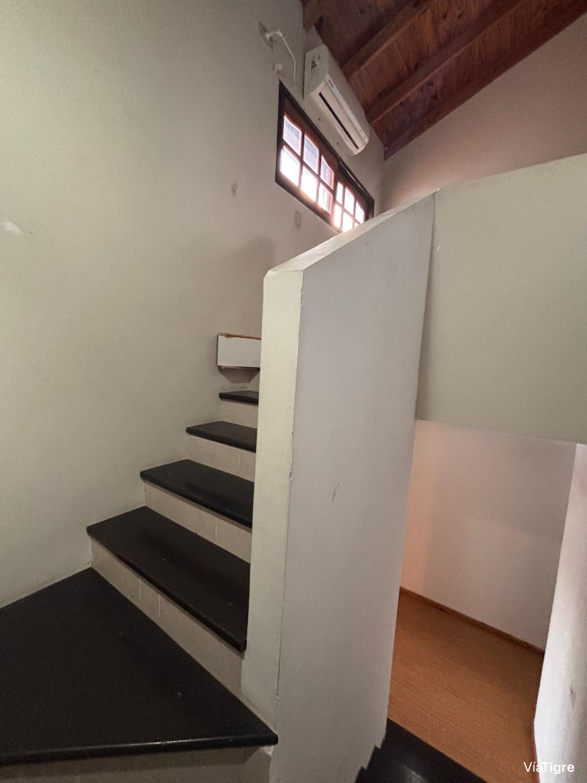 Venta Triplex 5 Amb. J. Ingenieros 5900/Carapachay
