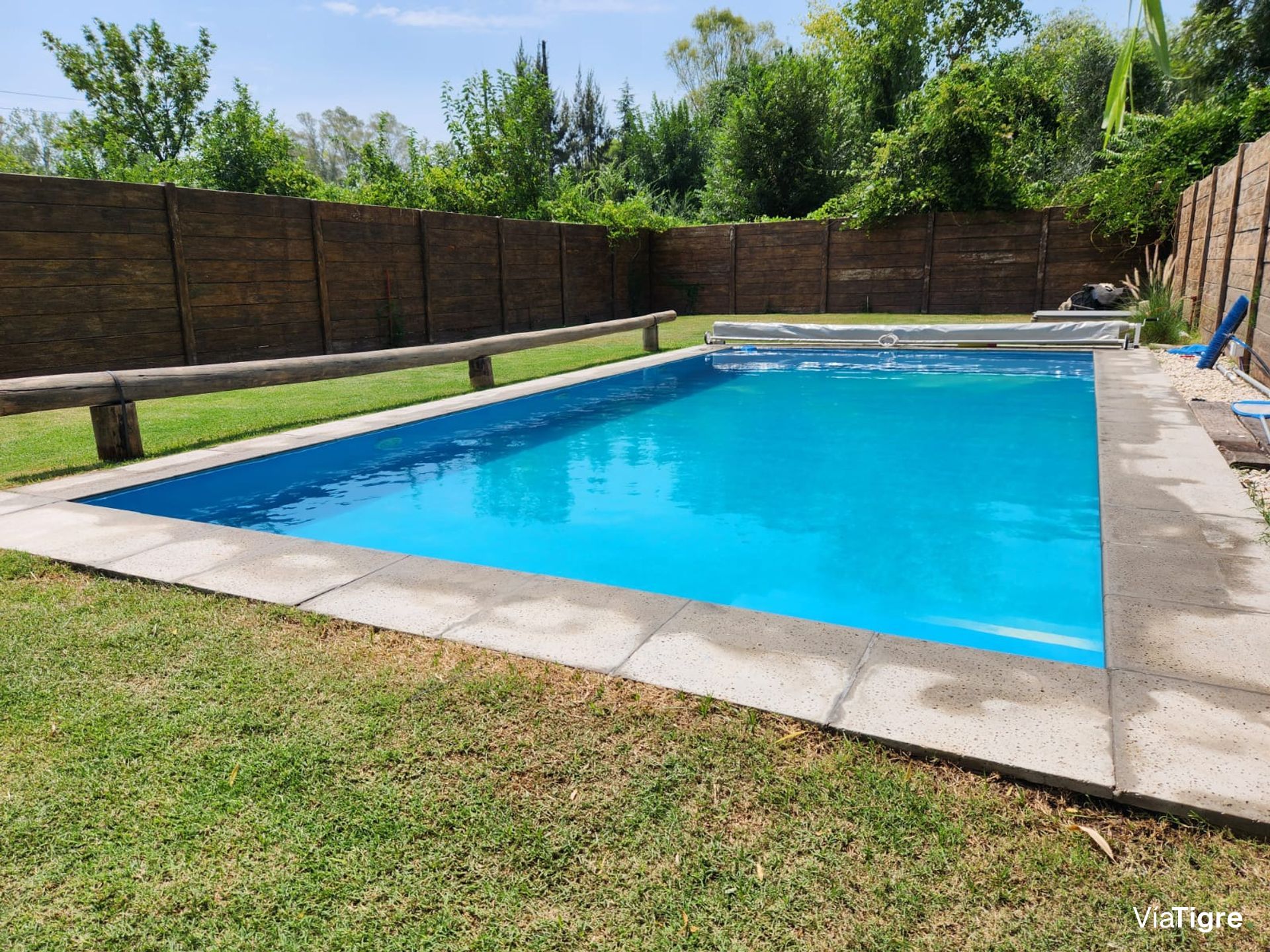 Terreno En Venta - Con Pileta