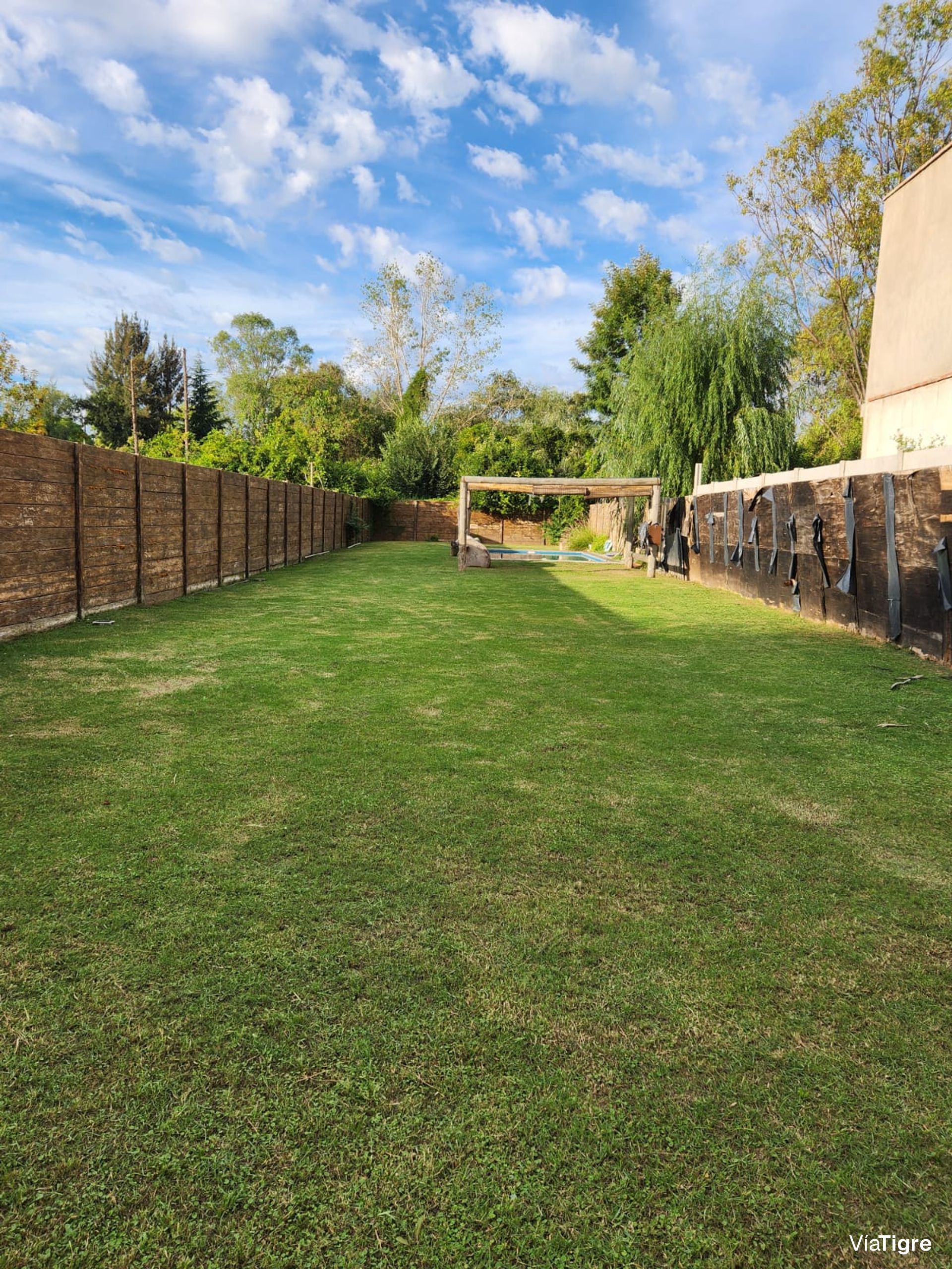 Terreno En Venta - Con Pileta